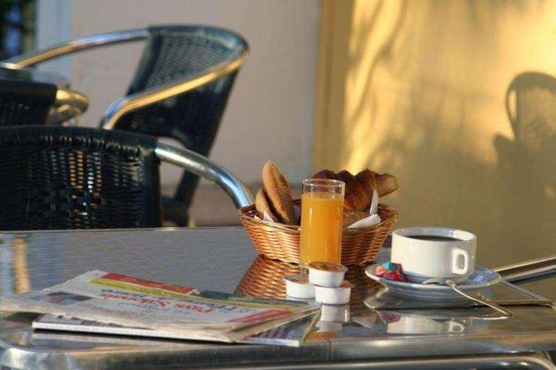 Brit Hotel Salon De Provence المطعم الصورة